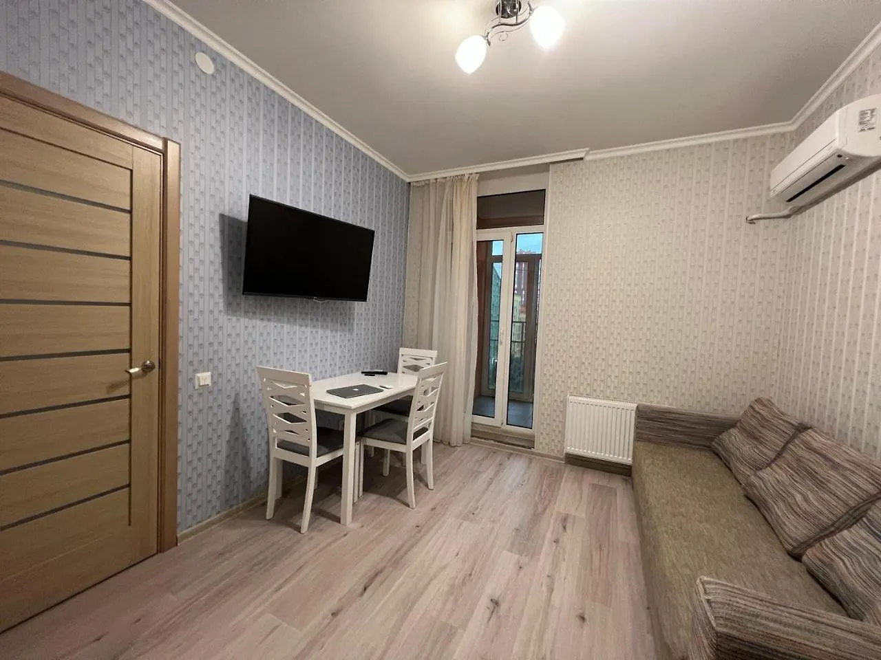 Comfort Town Kyiv 0*,