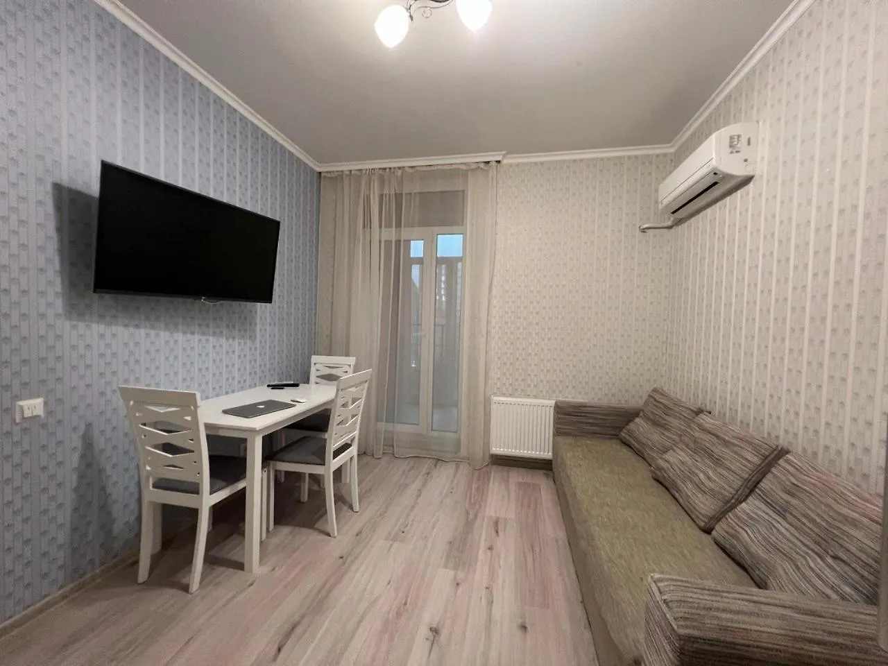 Comfort Town Kyiv 0*,